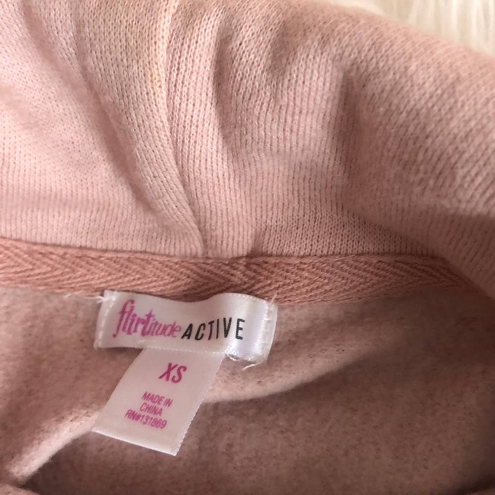 Tracksuit - Picture 4 of 8